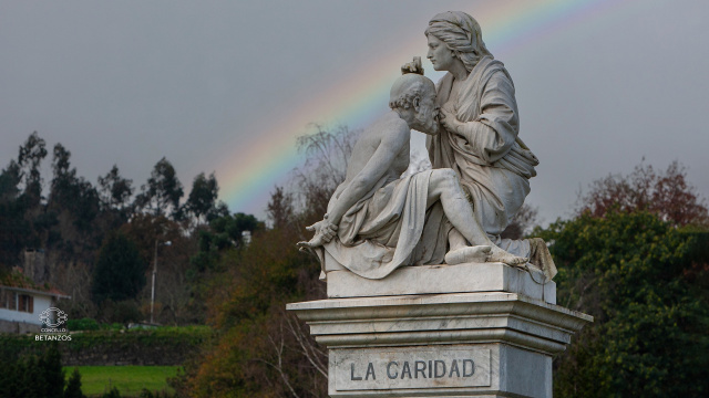 Estatua de la Caridad