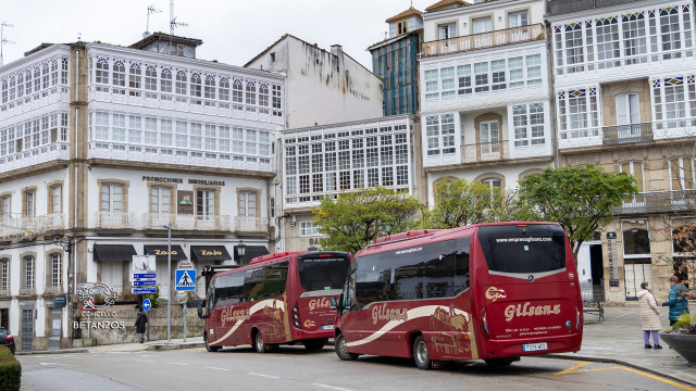 Parada Bus 1. Plaza Hermanos García Naveira